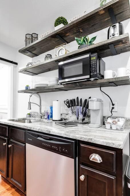 Charming, Happy 1-Bed Oasis: Rva Retreat Awaits! Apartment Richmond Luaran gambar