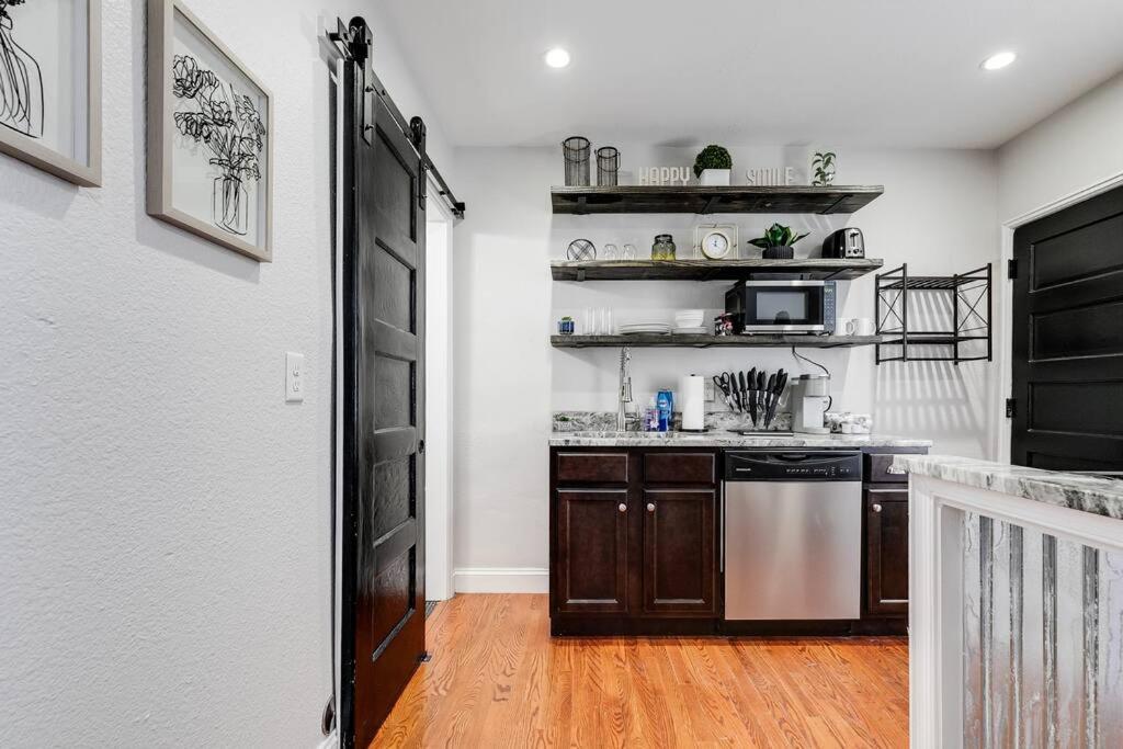 Charming, Happy 1-Bed Oasis: Rva Retreat Awaits! Apartment Richmond Luaran gambar