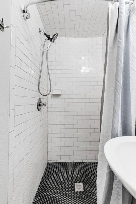 Charming, Happy 1-Bed Oasis: Rva Retreat Awaits! Apartment Richmond Luaran gambar